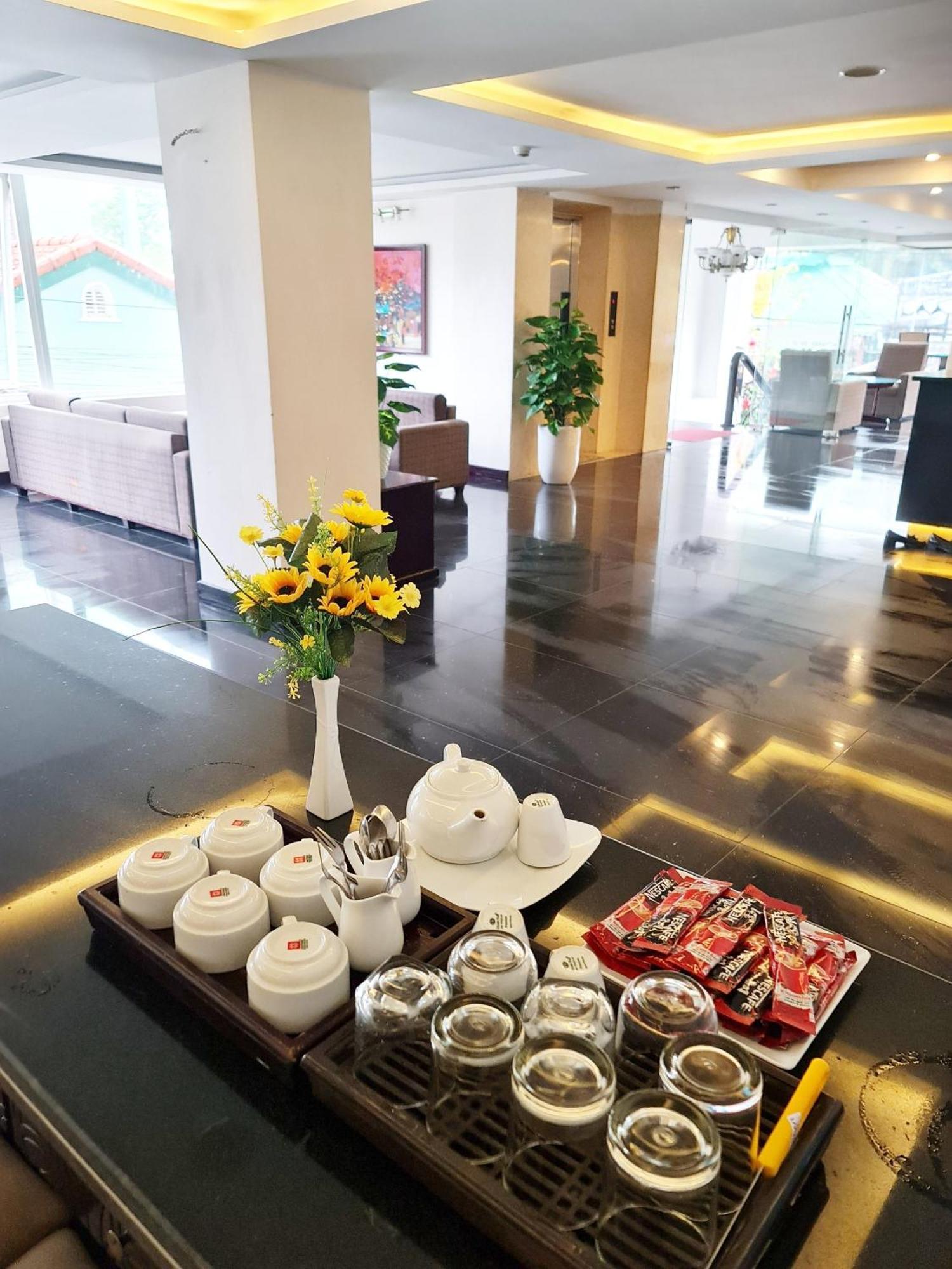 Vina Spa Hotel Hue Bagian luar foto