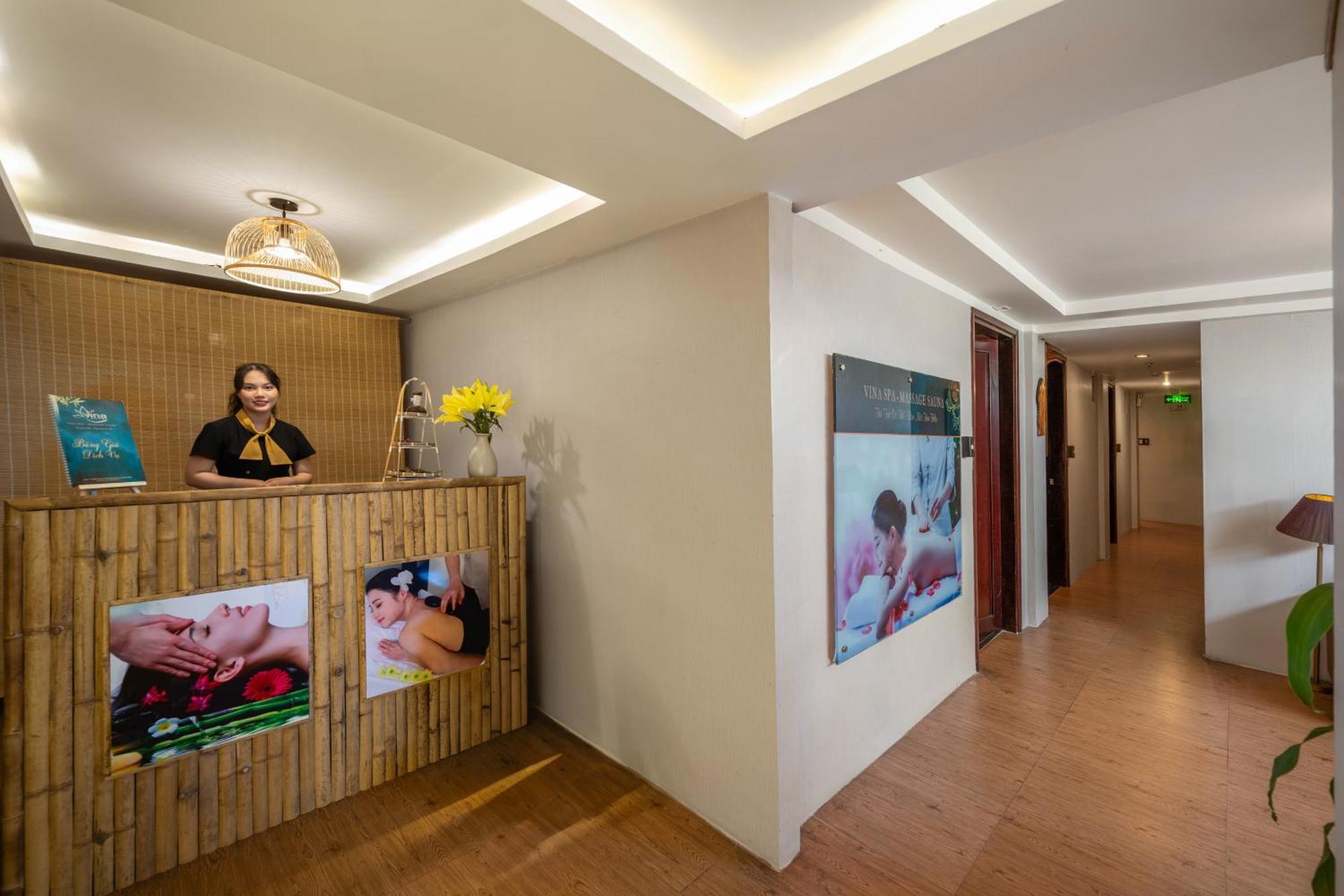 Vina Spa Hotel Hue Bagian luar foto