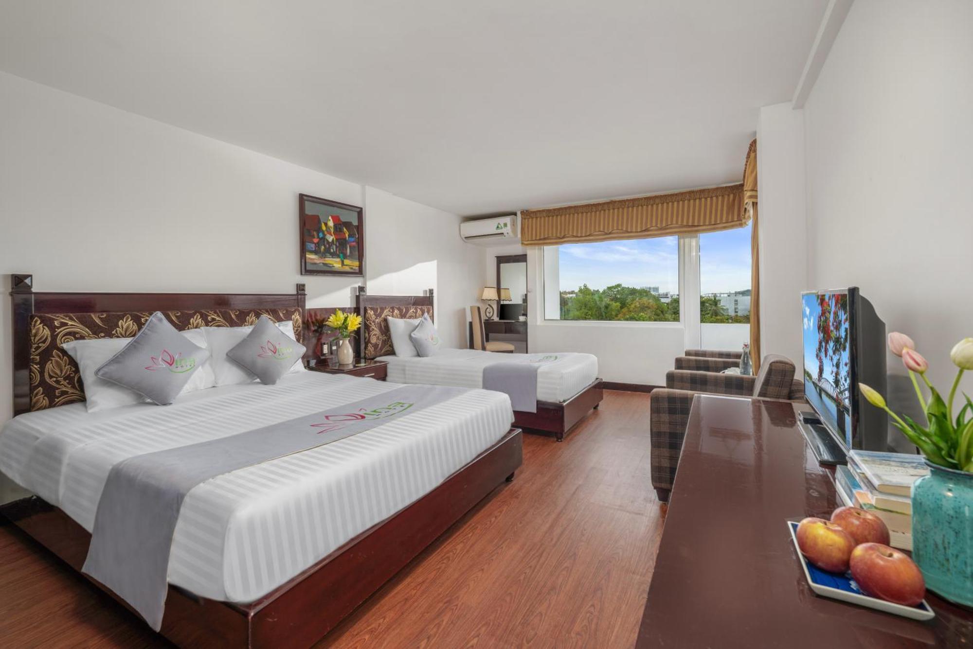 Vina Spa Hotel Hue Bagian luar foto